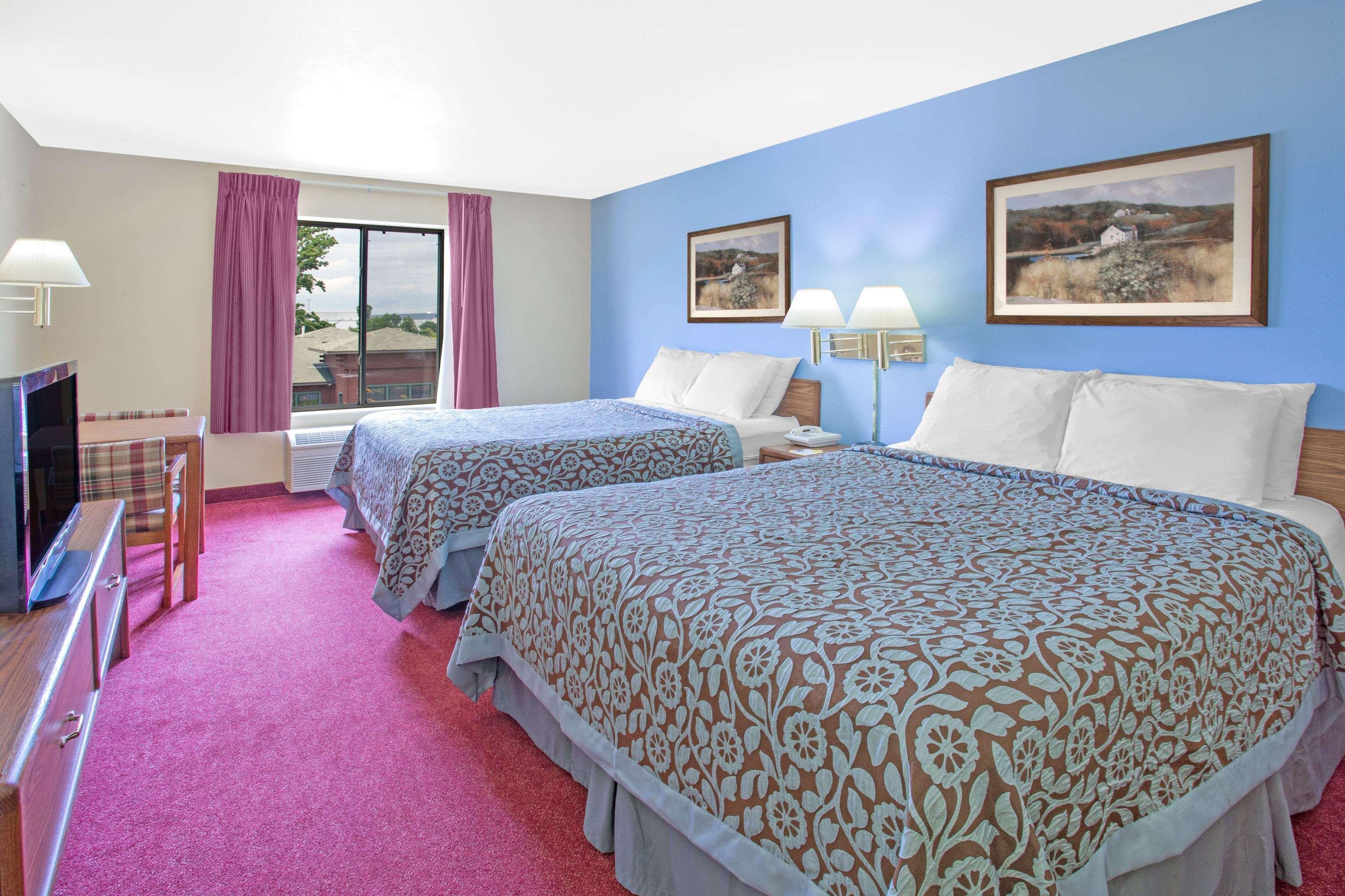 Days Inn By Wyndham Madison Ne/Windsor Kültér fotó