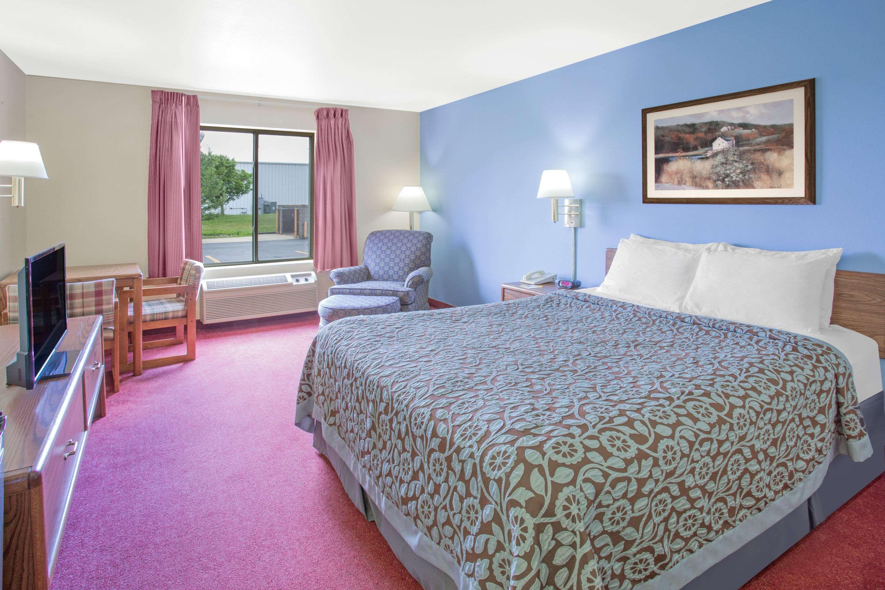 Days Inn By Wyndham Madison Ne/Windsor Kültér fotó