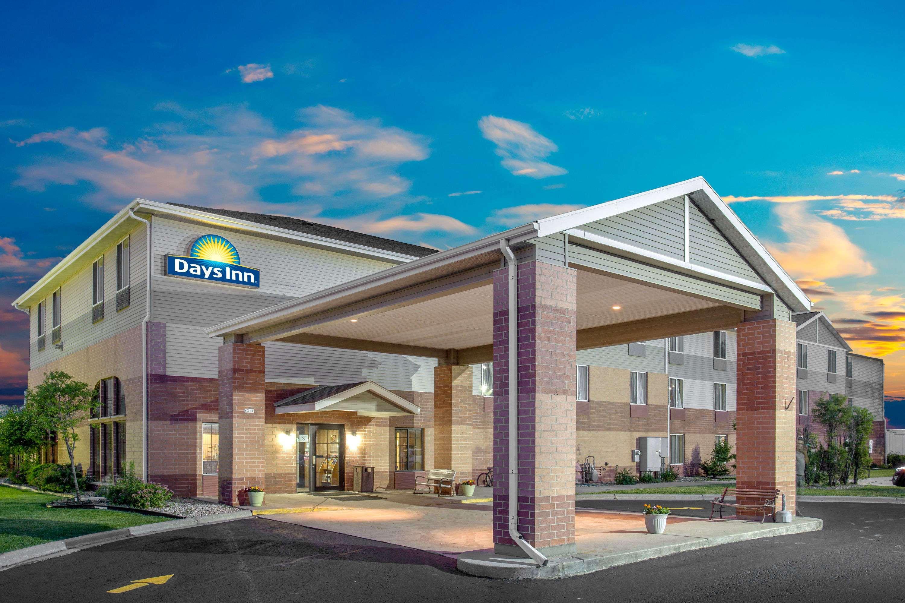 Days Inn By Wyndham Madison Ne/Windsor Kültér fotó